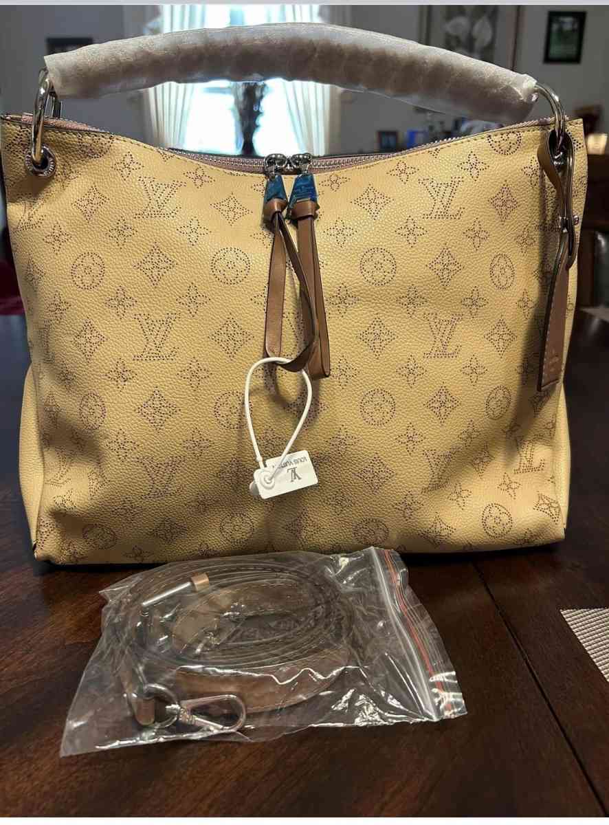 AAA replica 180 each - Houston, Texas - FleaMarketBay