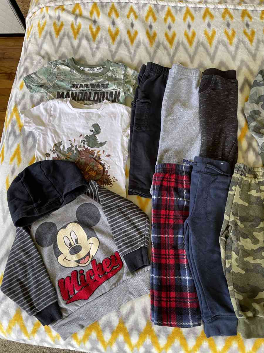 18 Month Baby Boy Fall or Winter Clothes - Spartanburg, South Carolina - FleaMarketBay