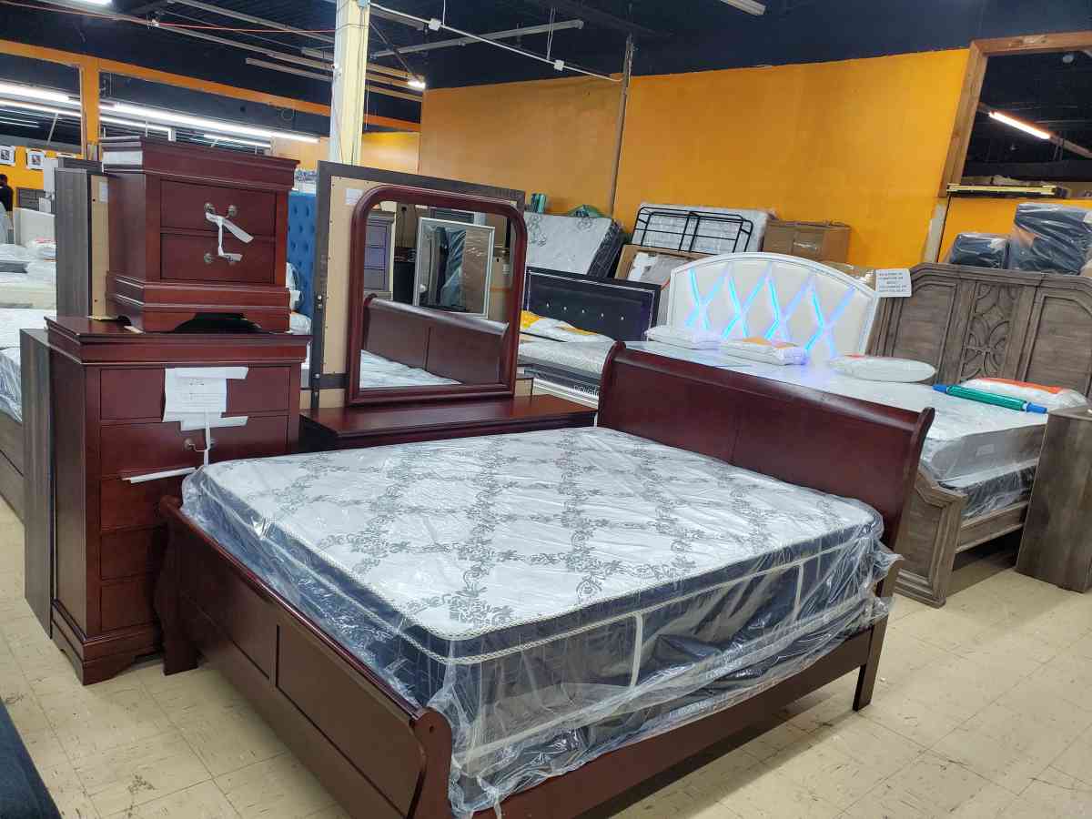 nice futon - Indianapolis, Indiana - FleaMarketBay