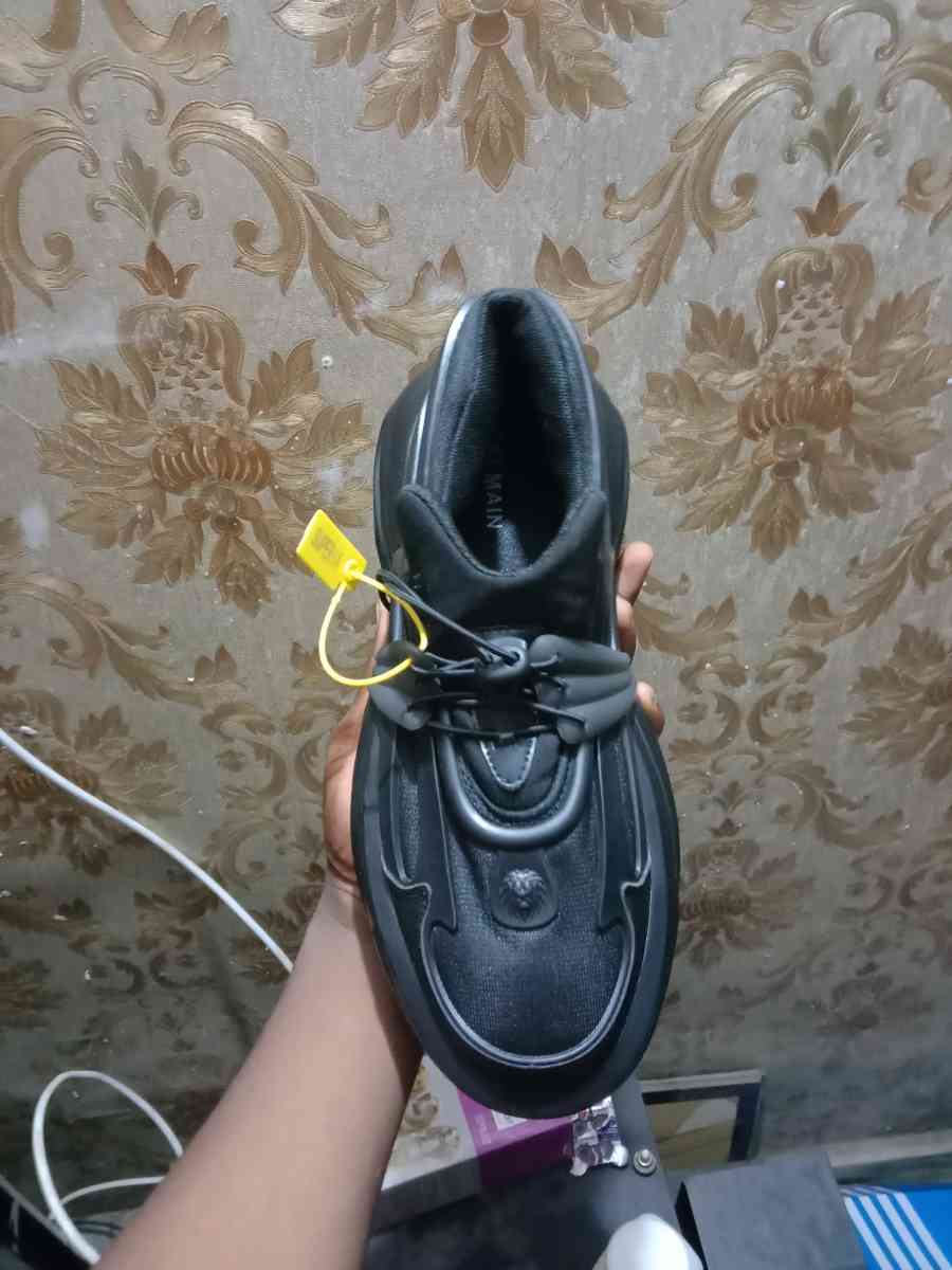 Balmain Unicorn low top Superia - Fresno, California - FleaMarketBay