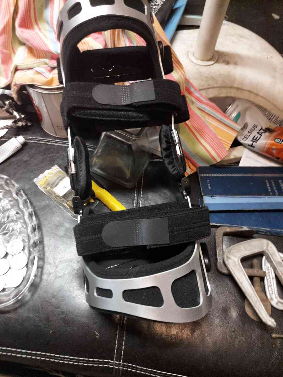heavy duty knee braces - Frankfort, Indiana