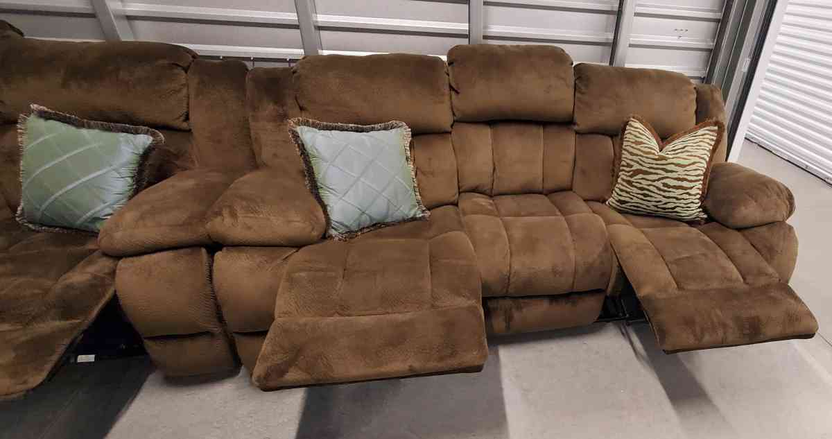 Reclining Sofa and Loveseat - Las Vegas, Nevada - FleaMarketBay