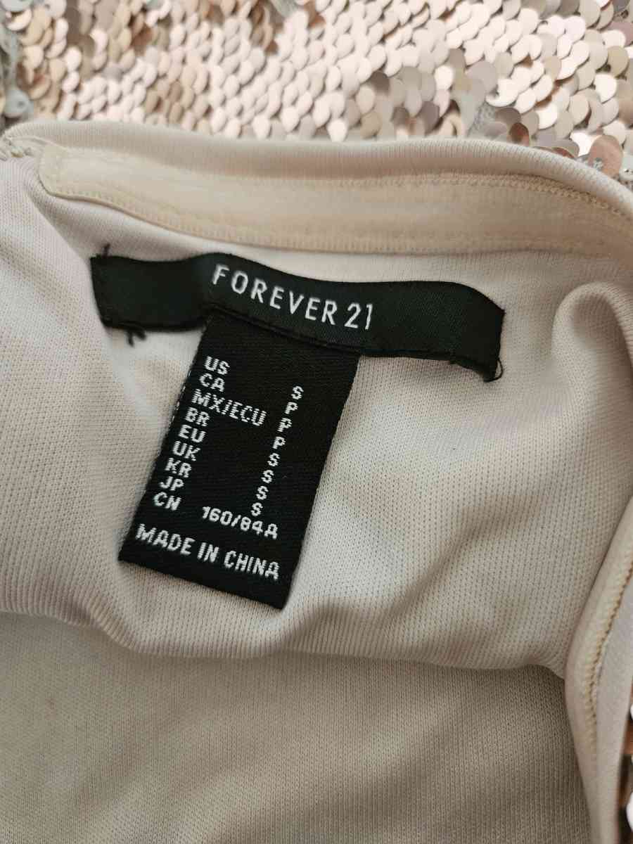 Dresss - Akron, Colorado - FleaMarketBay