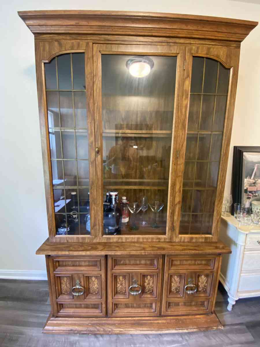 China cabinet - Fairfax, Virginia