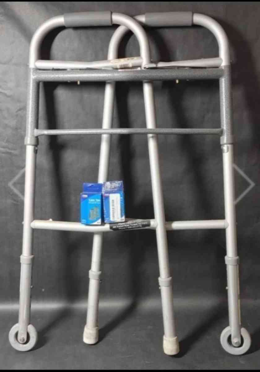 walker for adult - Houston, Texas