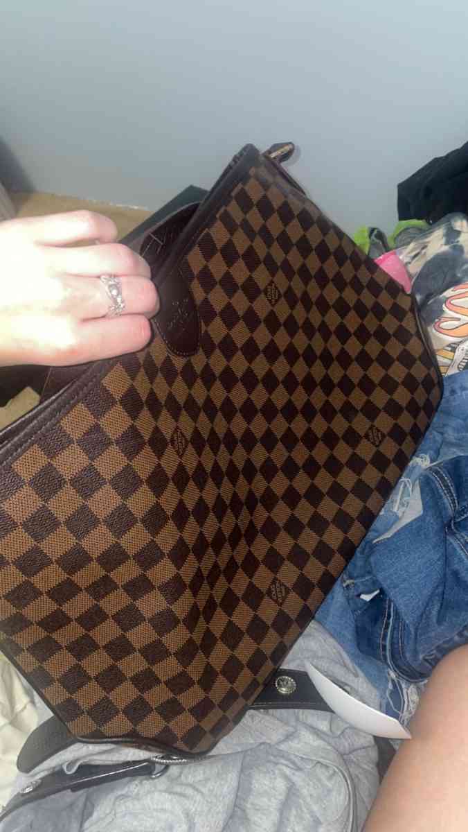 Louis Vuitton - Ruby, South Carolina - FleaMarketBay