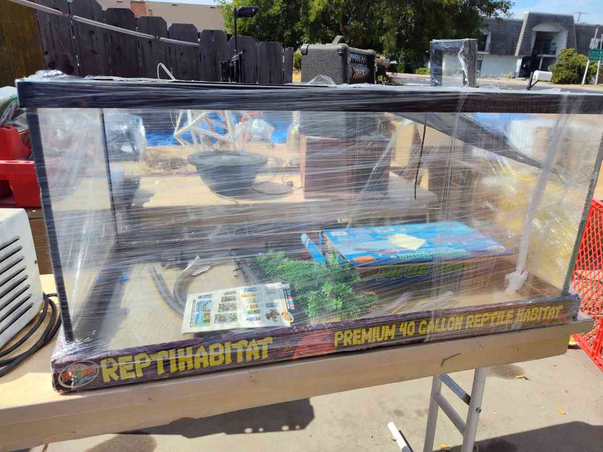 reptile aquarium with all hookups - San Joaquin, California - FleaMarketBay