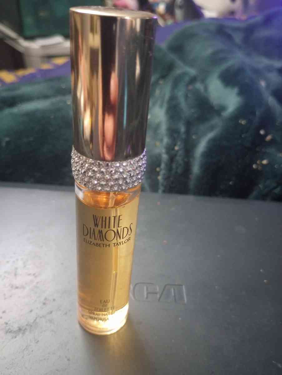 white diamond by Liz taylor - Catonsville, Maryland