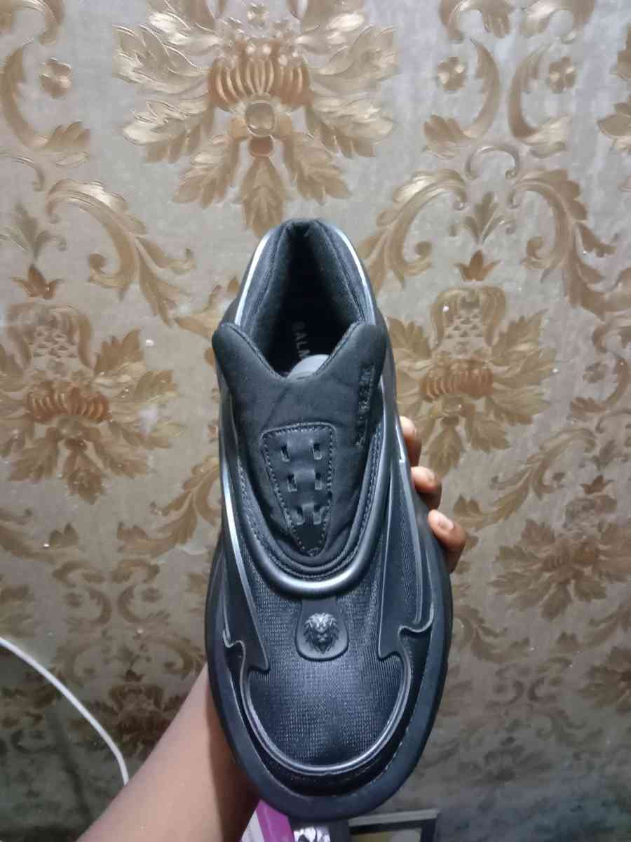 Balmain Unicorn low top Superia - Fresno, California - FleaMarketBay