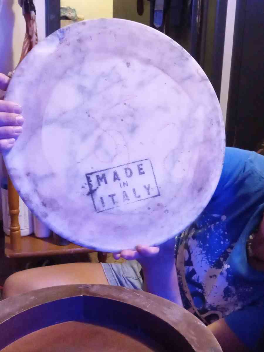 marble round table - Taylorsville, North Carolina - FleaMarketBay