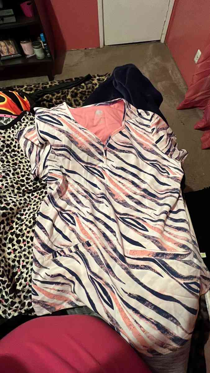 scrubs - Butler, Ohio - FleaMarketBay