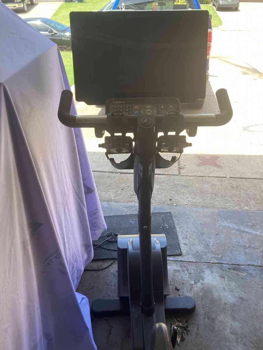 Expresso S3u Interactive Upright Exercise Bike - Yukon, Oklahoma - FleaMarketBay