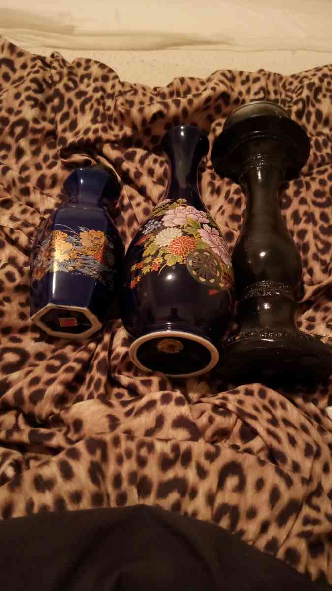 glass vases and their antiques - Columbus, Ohio - FleaMarketBay