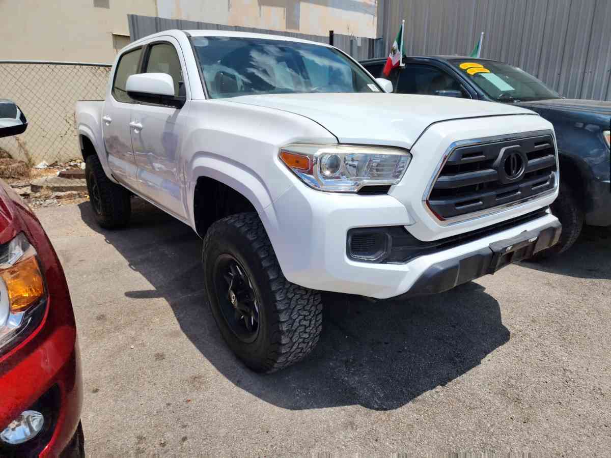 Toyota Tacoma V6 Lifted 2016 - Houston, Texas - FleaMarketBay