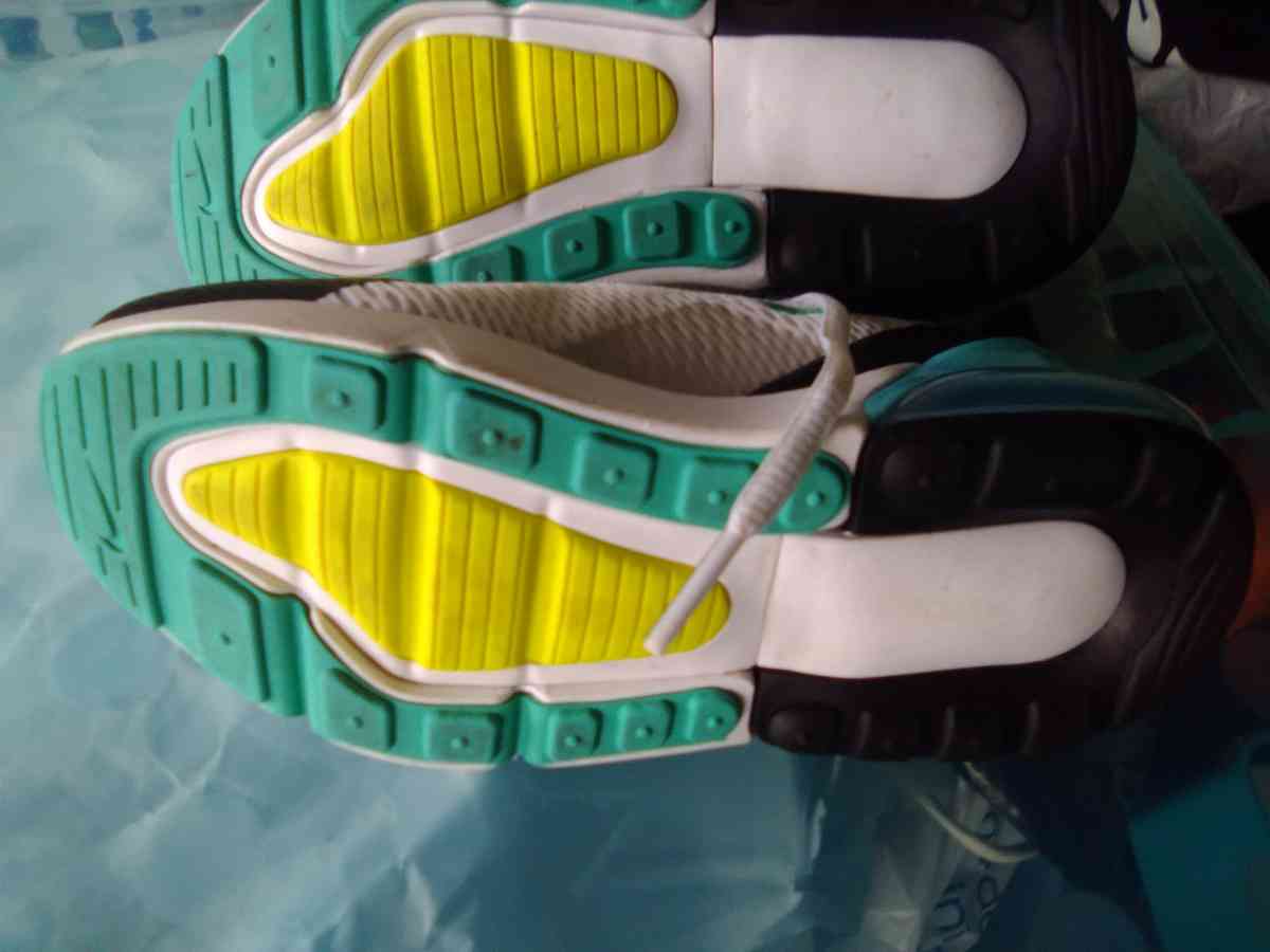 Nike Air Max 270 sneakers  kids - Deltona, Florida - FleaMarketBay