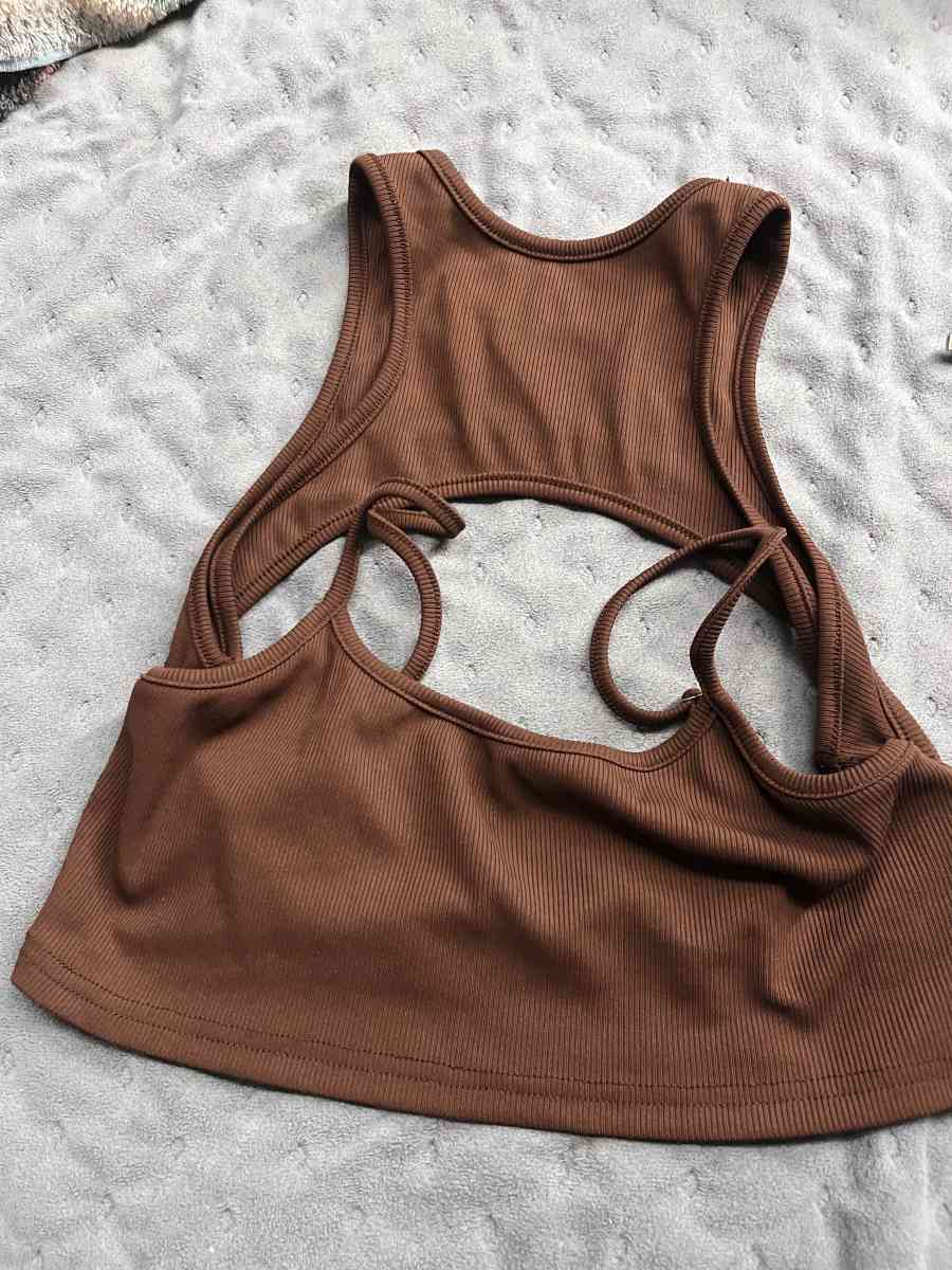 crop top - Addieville, Illinois - FleaMarketBay