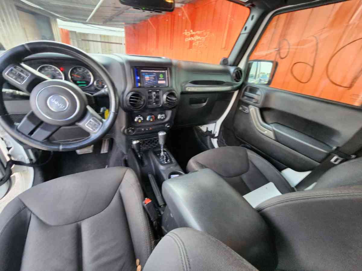 Jeep Wrangler 2014 - Houston, Texas - FleaMarketBay