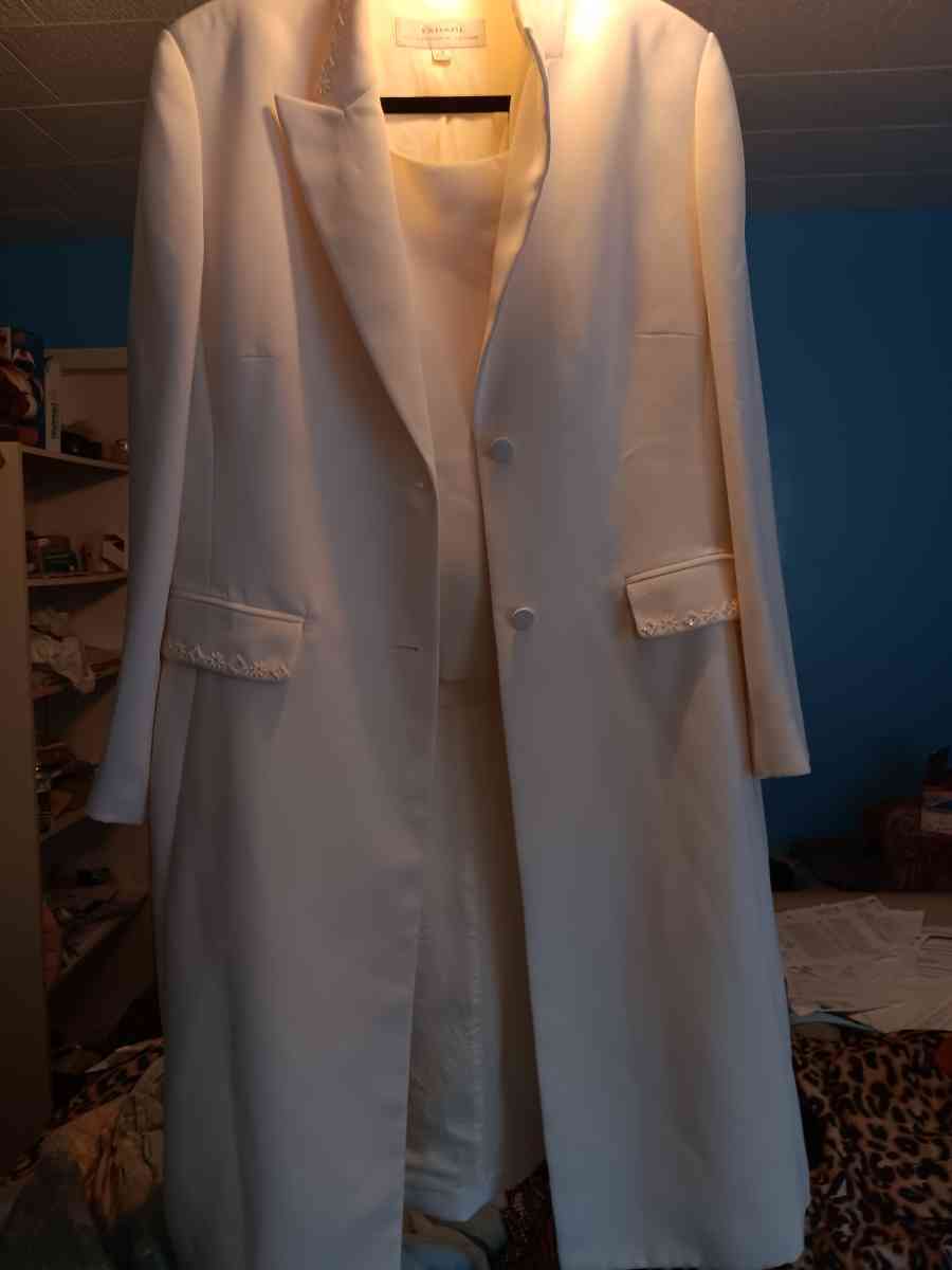 white clean suit - Raleigh, North Carolina