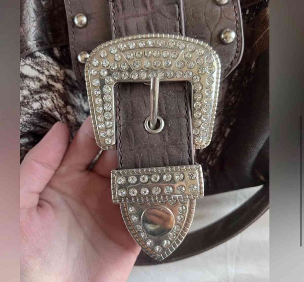 Buckle Purse - Russellville, Alabama - FleaMarketBay