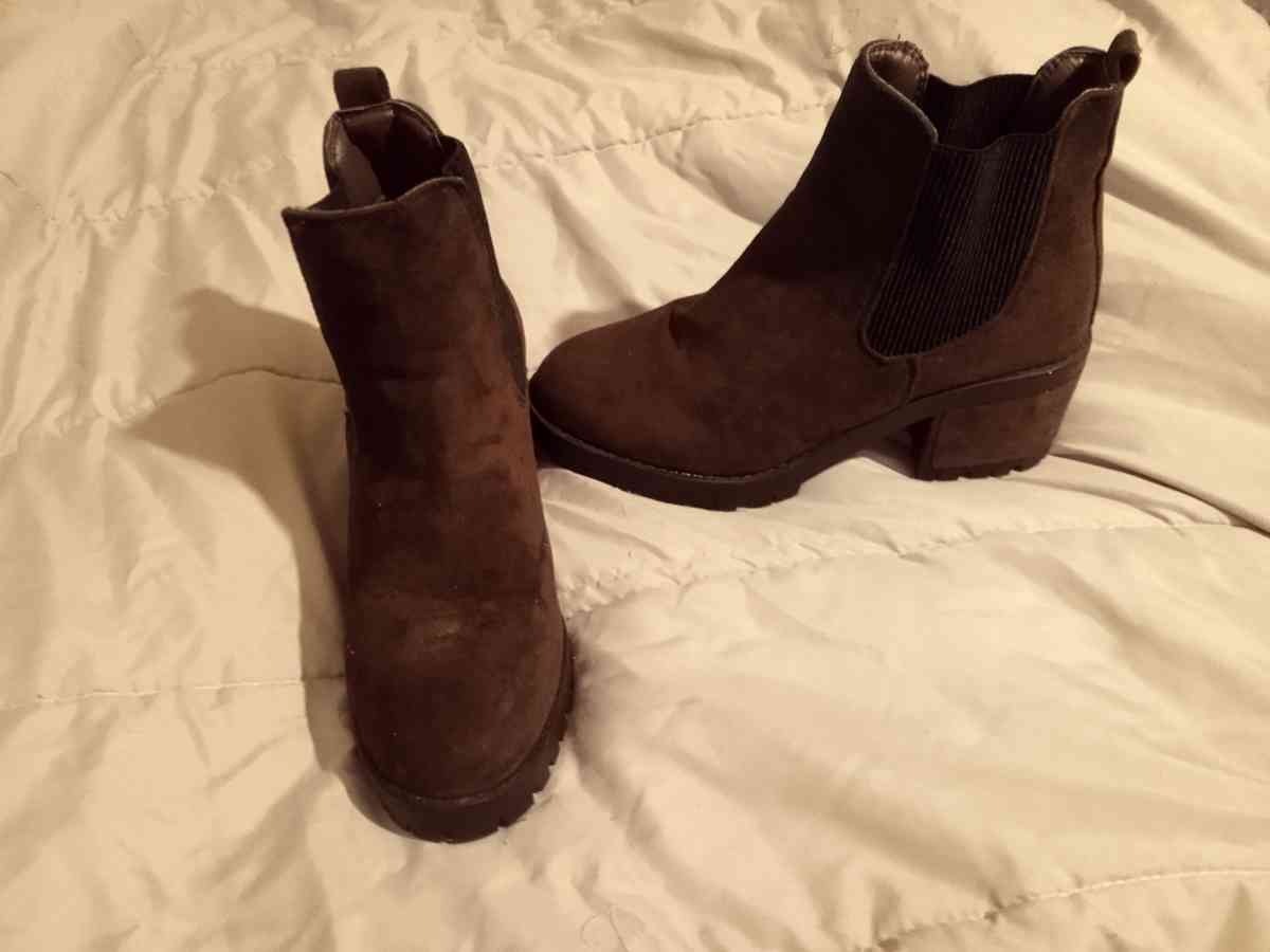 wones shoes size 8 - Delco, North Carolina