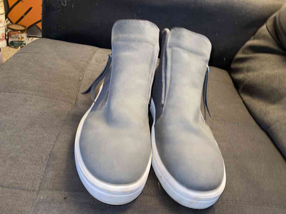 womens shoes size 10M - Daleville, Alabama - FleaMarketBay