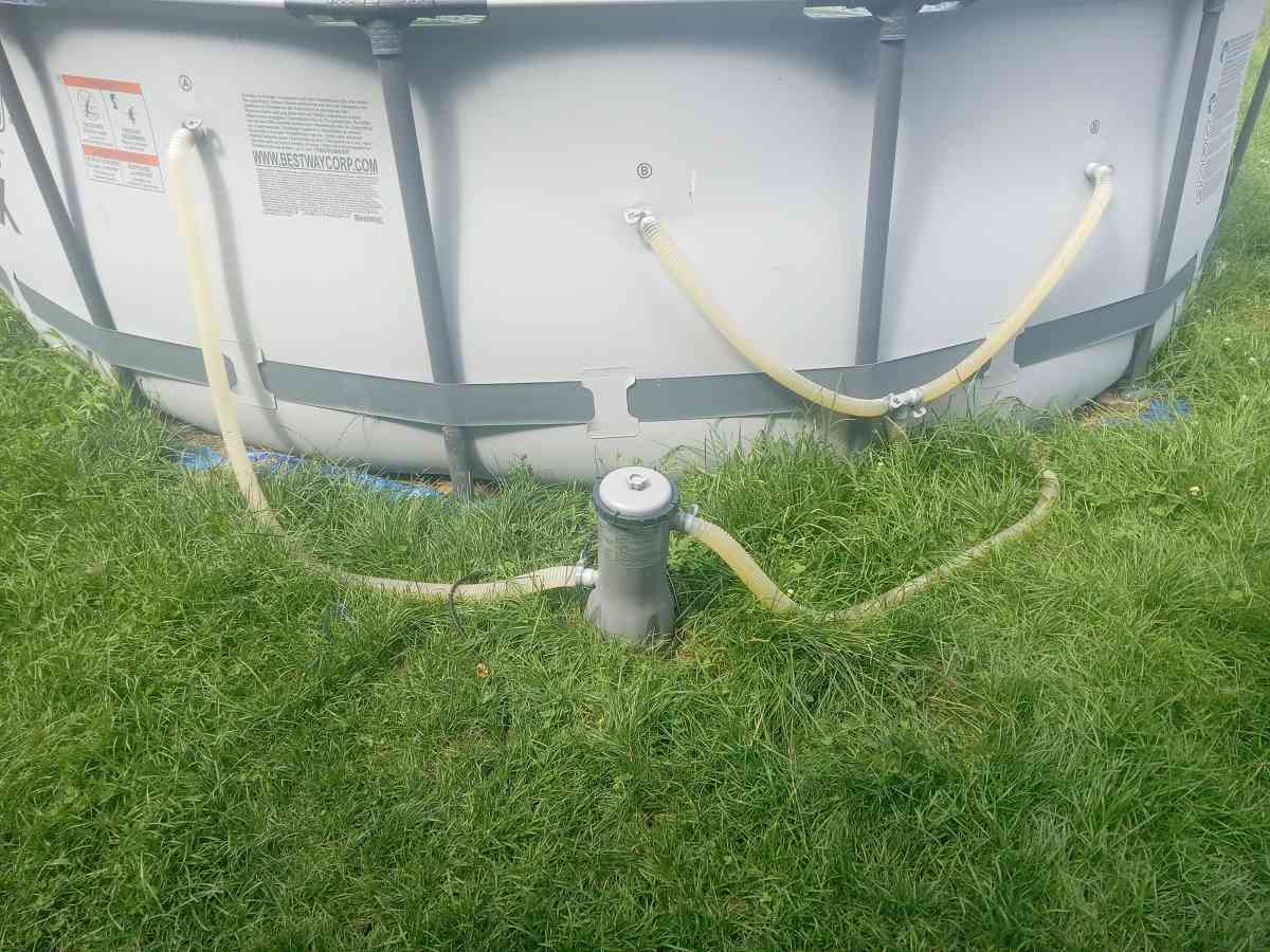 bestway swimming pool with pump - South Bend, Indiana - FleaMarketBay