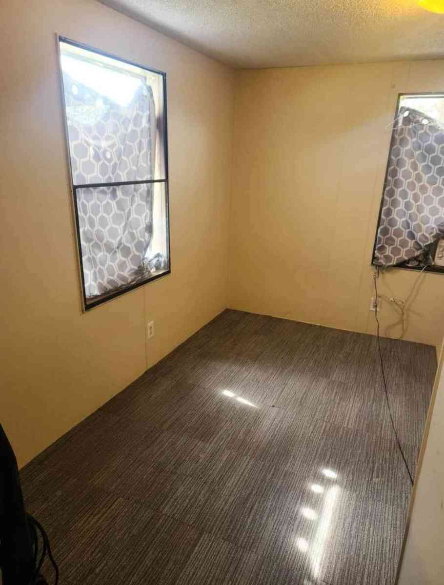 Mobile Home in Park 2bd 1 and a half bath as is - Colorado Springs, Colorado - FleaMarketBay