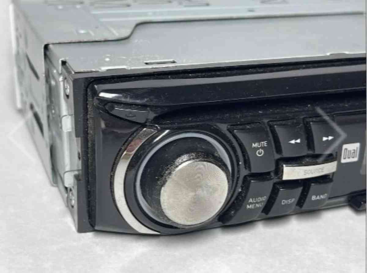 dual Xd 1228 car stereo with face - Houston, Texas - FleaMarketBay
