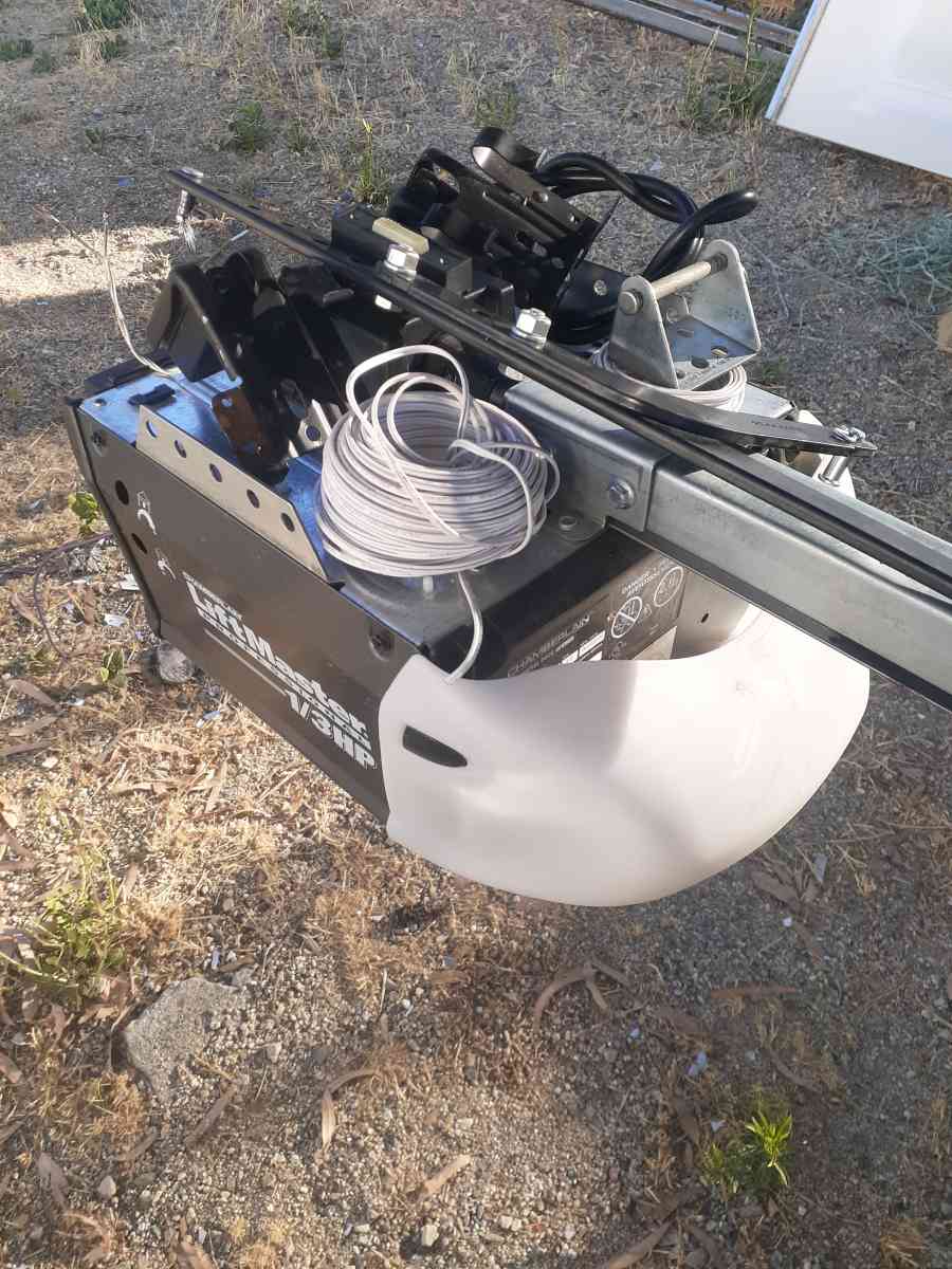 opener - Fontana, California - FleaMarketBay