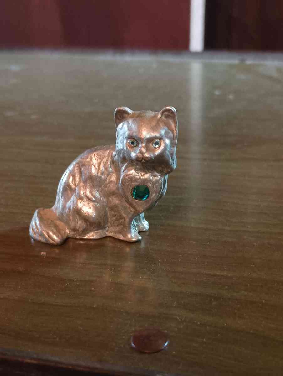 pewter cat