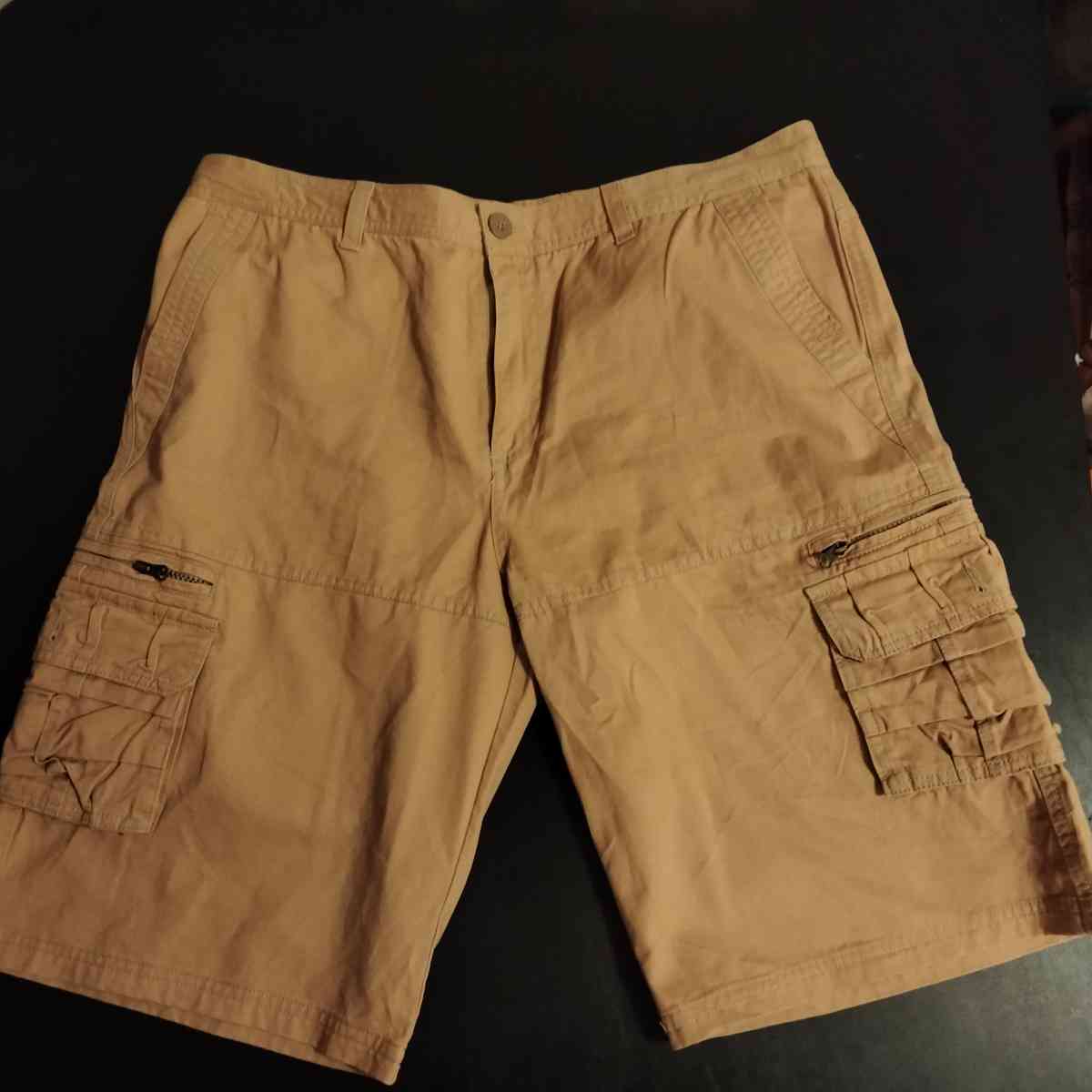 cargo shorts - Toledo, Ohio - FleaMarketBay