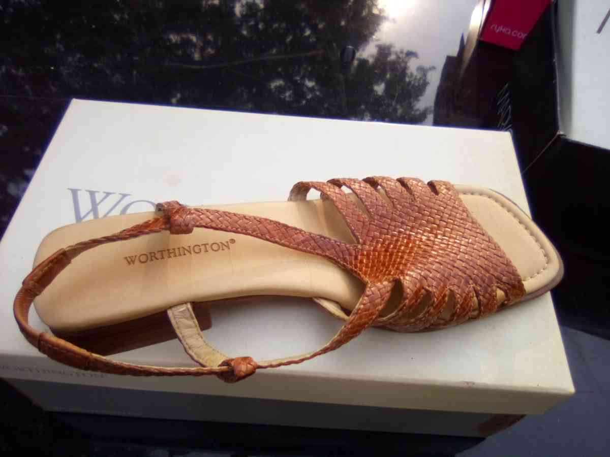 womens shoes - Akron, Ohio