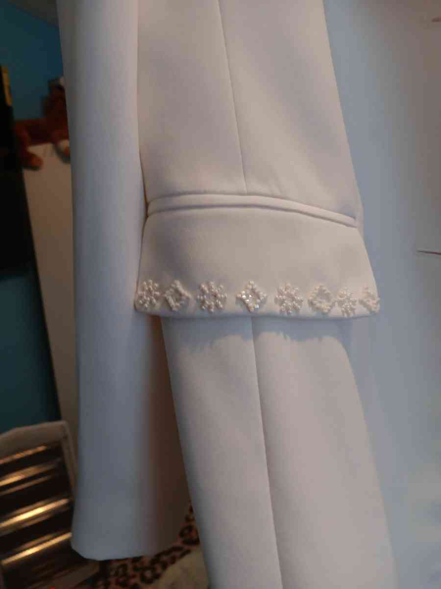 white clean suit - Raleigh, North Carolina - FleaMarketBay