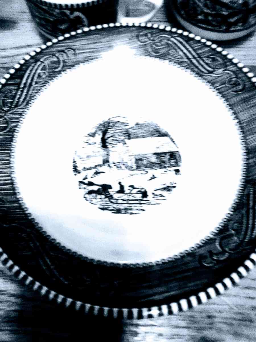 Blue dishes - Knoxville, Tennessee - FleaMarketBay