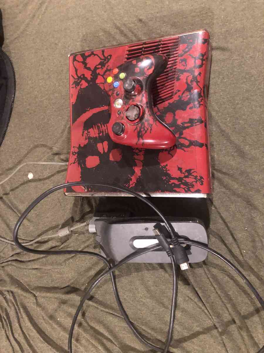 Xbox 360 and 1 game controller - Ypsilanti, Michigan - FleaMarketBay