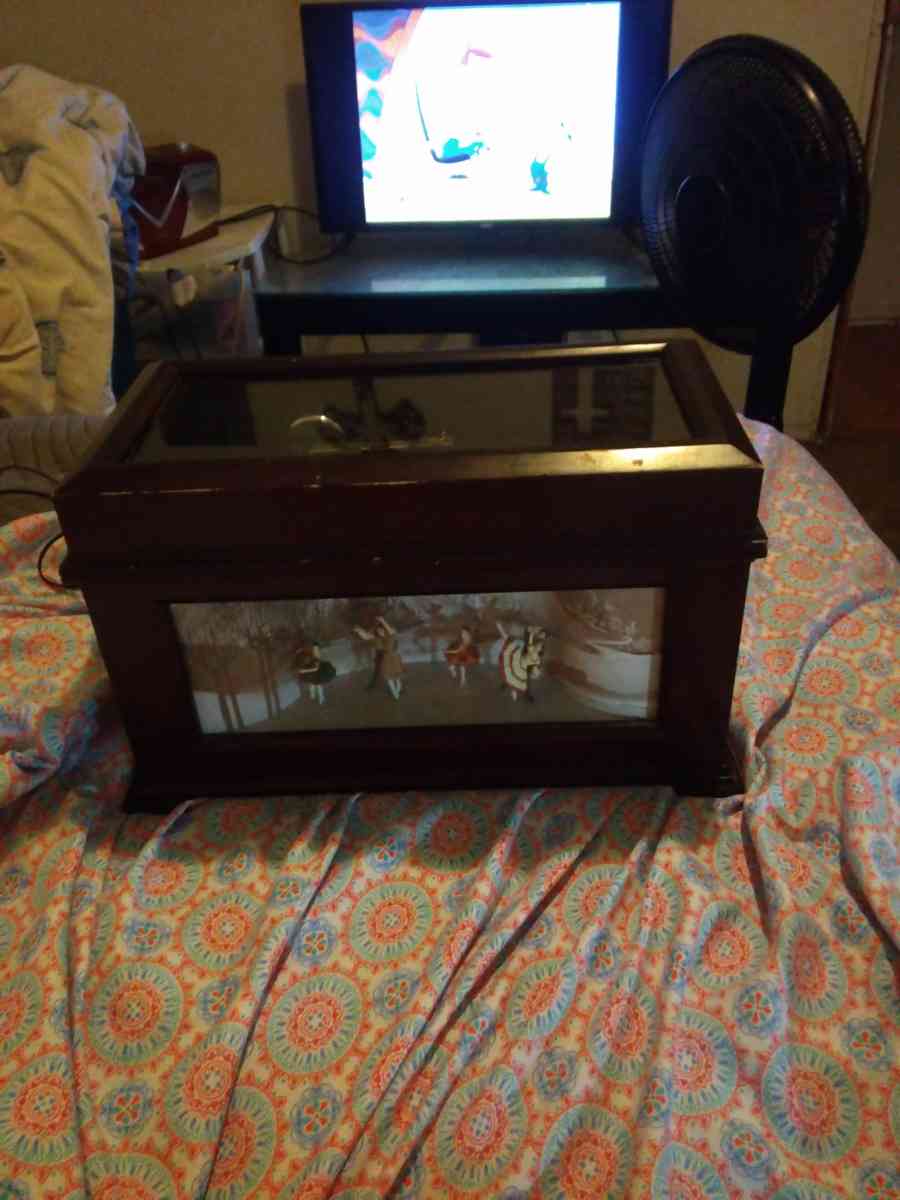 Music box - Garland, Texas - FleaMarketBay