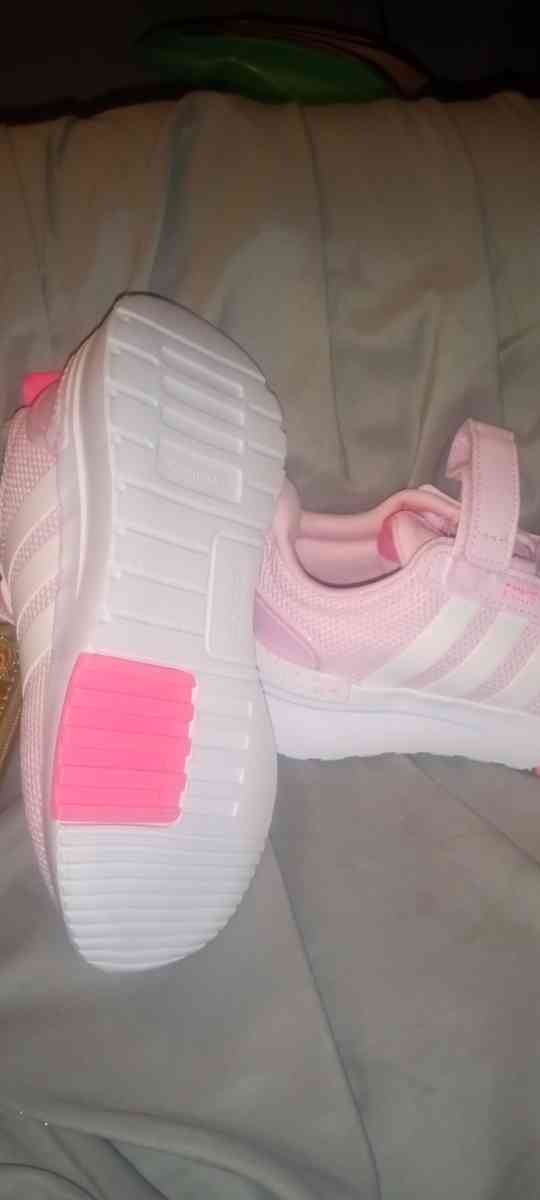 girls adidas shoes - Moorhead, Minnesota - FleaMarketBay