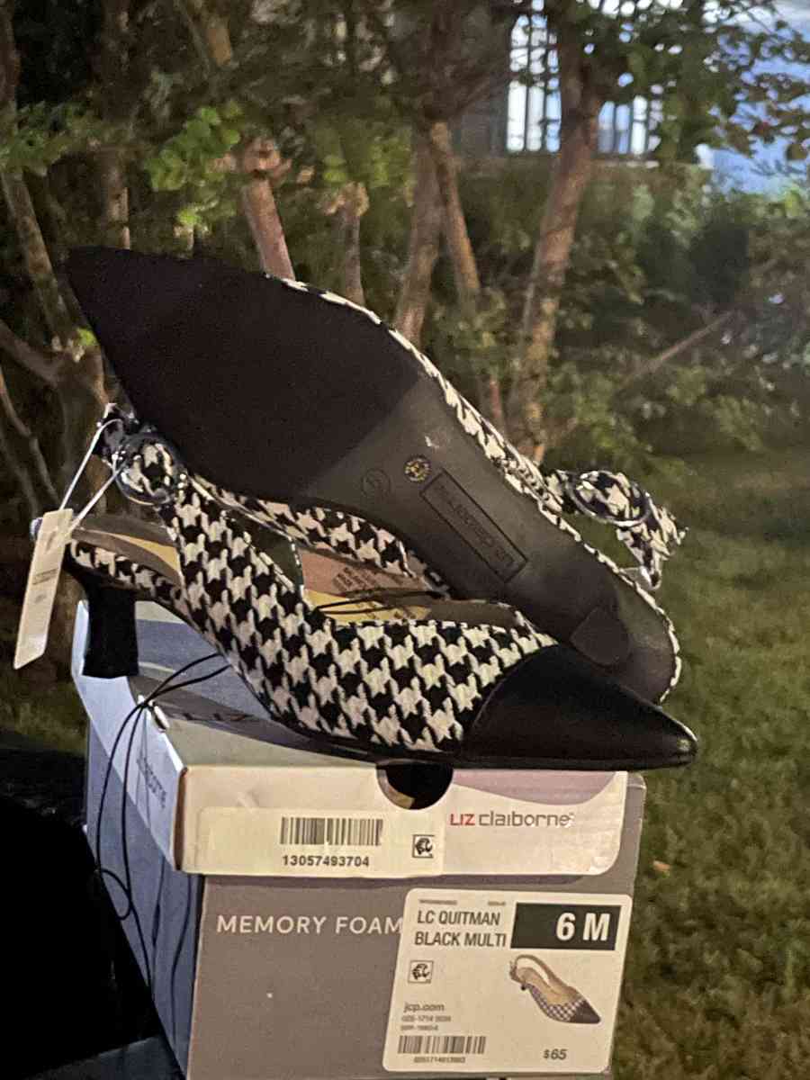 NEW SHOES - Pasadena, Texas - FleaMarketBay