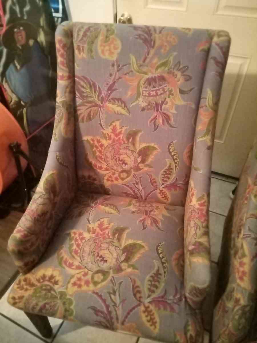 set of to chairs - Austin, Texas - FleaMarketBay