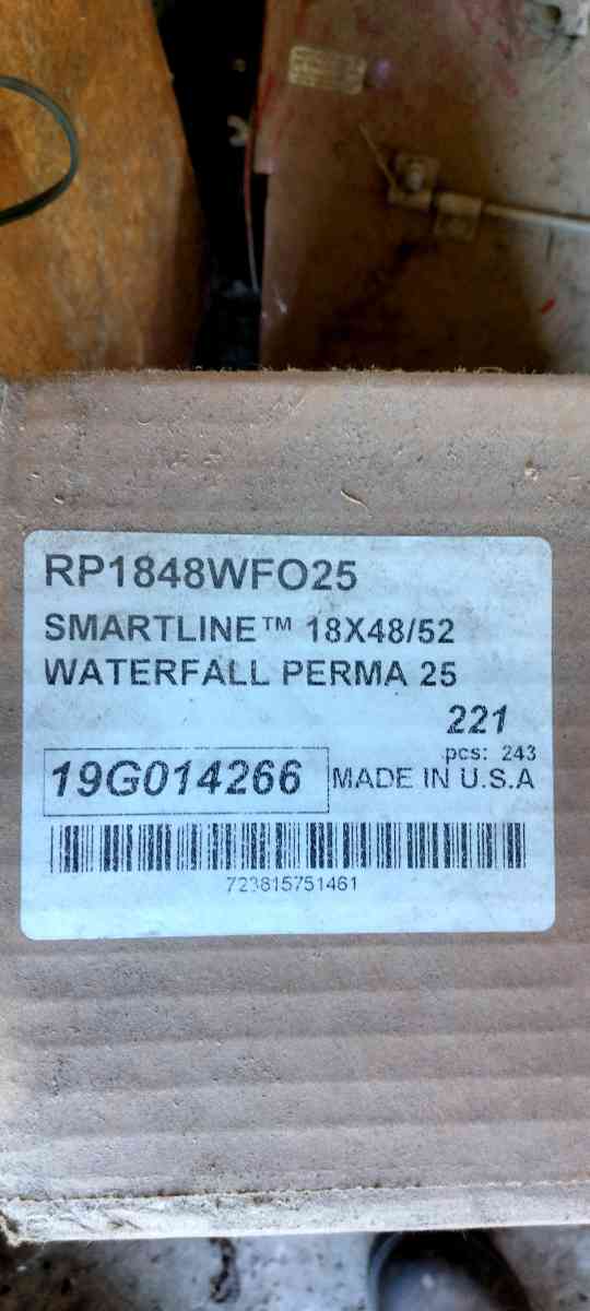 52 x 18   25 ga pool line new still in box it over lap - Dexter, Missouri