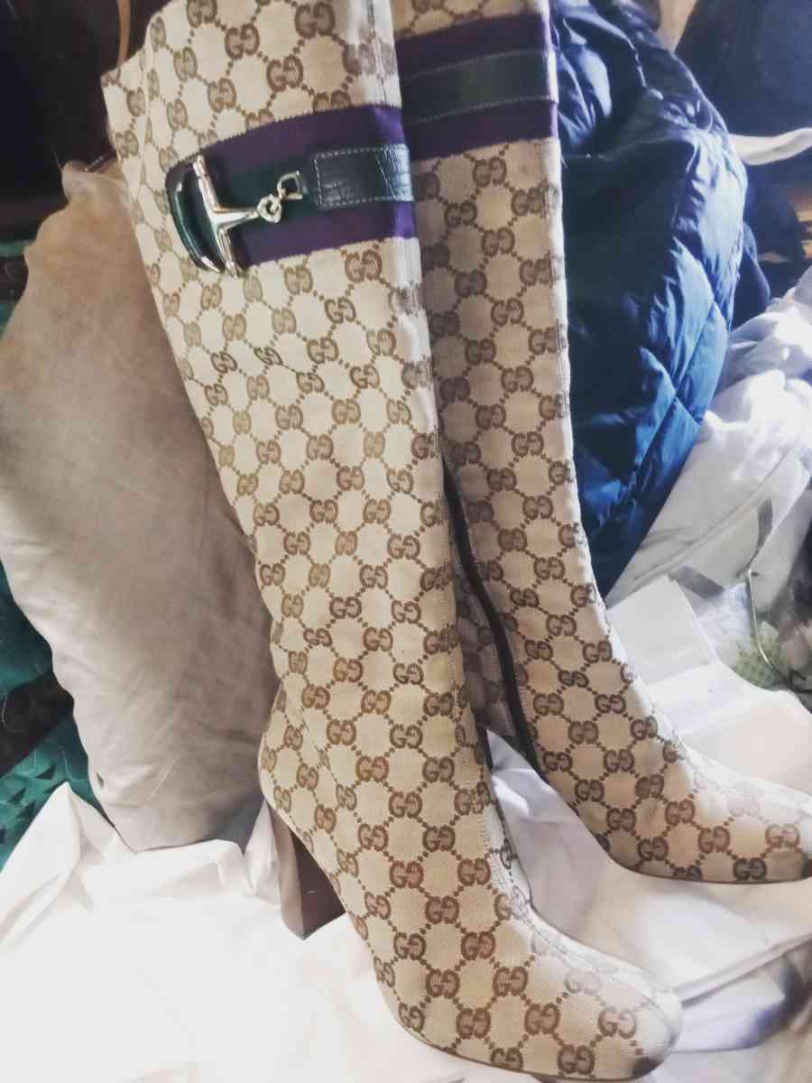 womens tanbrown Gucci nee high boots - Bellingham, Washington - FleaMarketBay