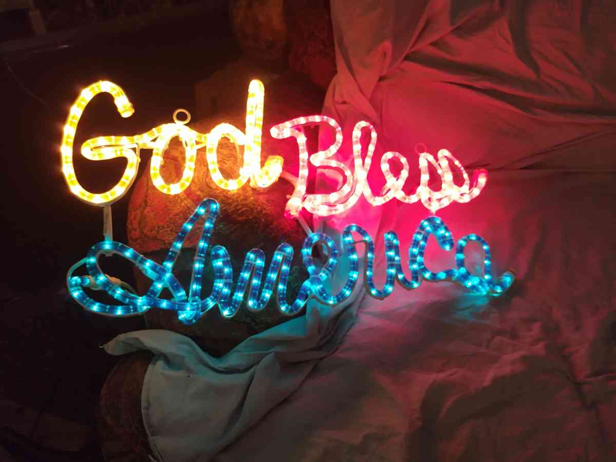 signs - Grand Prairie, Texas - FleaMarketBay