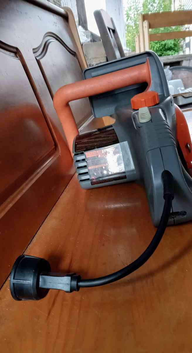 16in Remington electric chainsaw - Akron, Ohio - FleaMarketBay