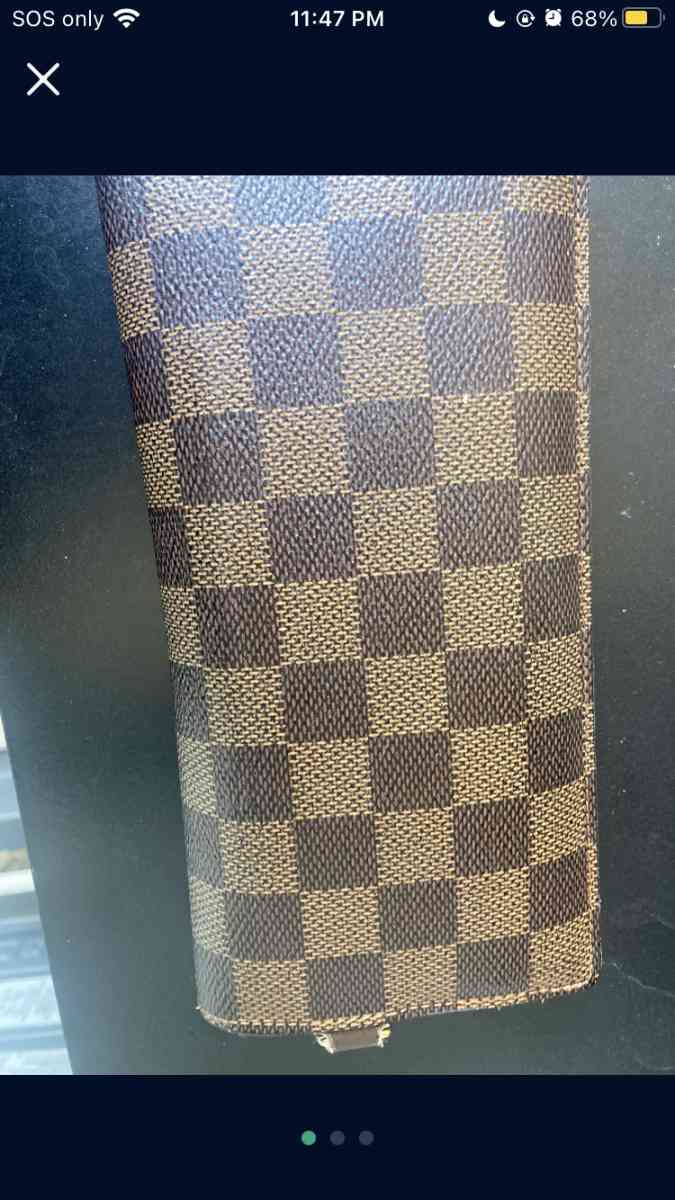 Louis Vuitton wallet - Las Vegas, Nevada