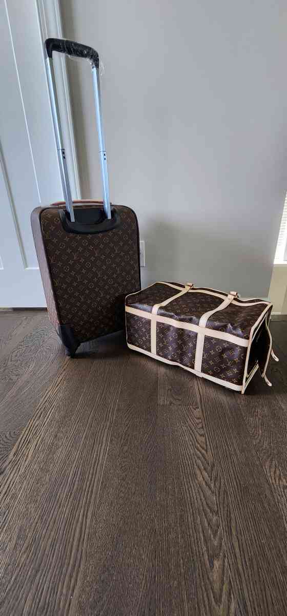 Louis Vuitton travel luggage set - Minneapolis, Minnesota - FleaMarketBay
