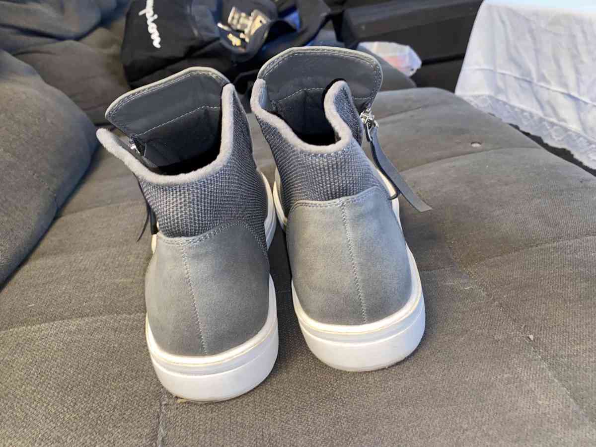 womens shoes size 10M - Daleville, Alabama - FleaMarketBay