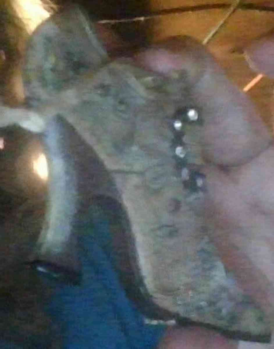 GLASS WOMENS GLADSS SHOE TREE ORDIMENT - Alliance, Ohio - FleaMarketBay