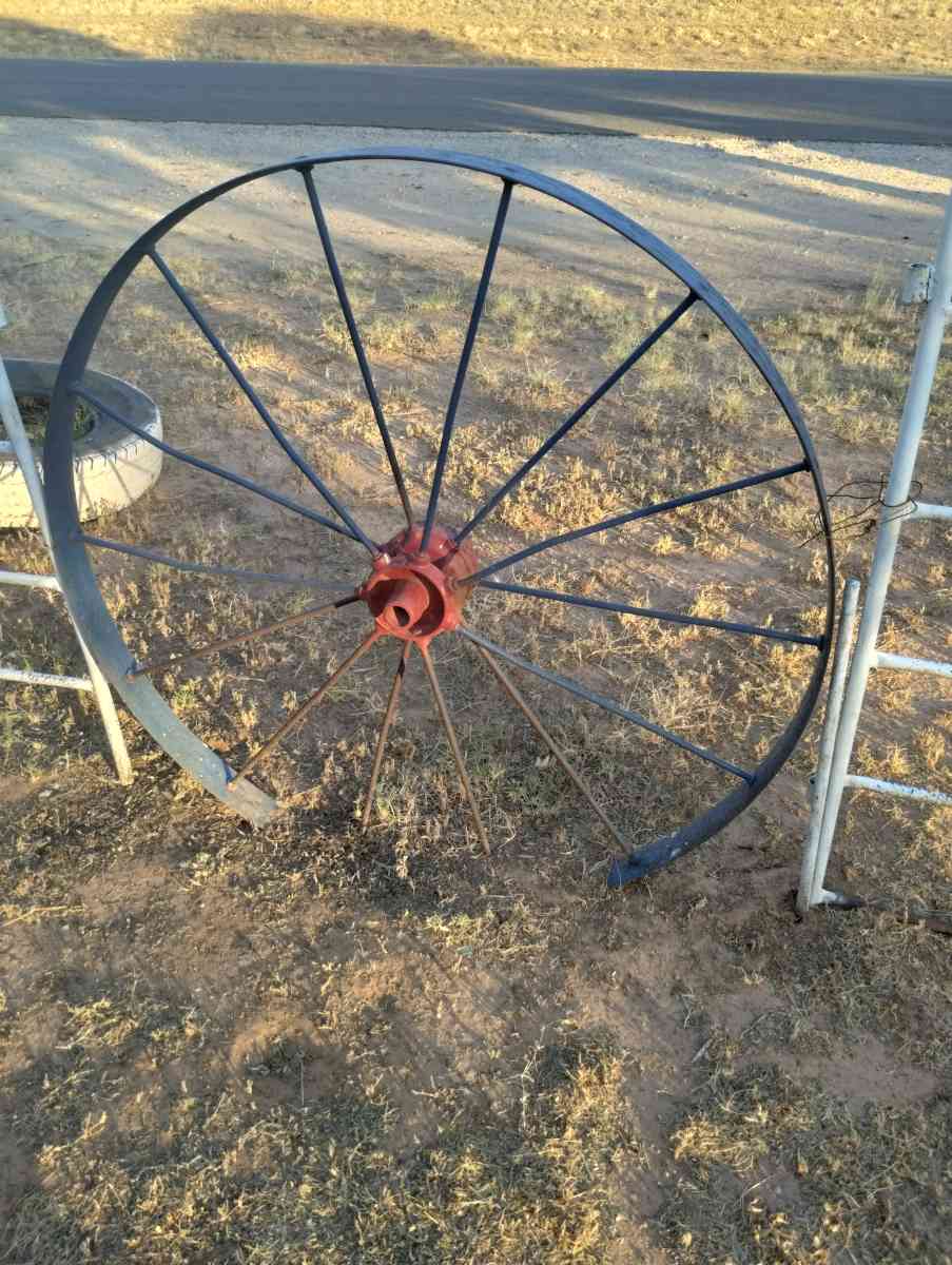 Old Wagon Wheels - Midland, Texas