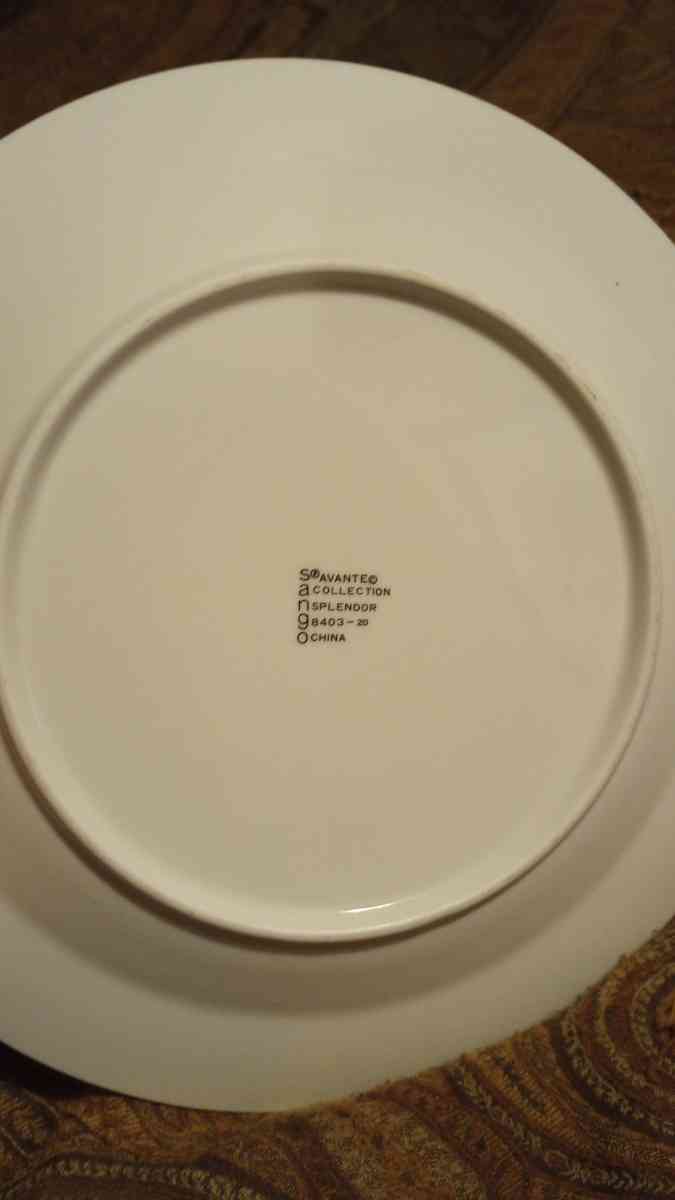 Fine China Set - Jacksonville, North Carolina - FleaMarketBay