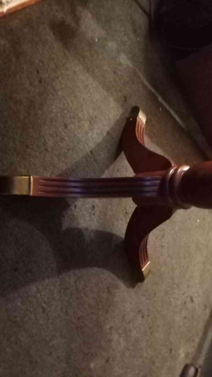 Round Kitchen Table - Findlay, Ohio - FleaMarketBay